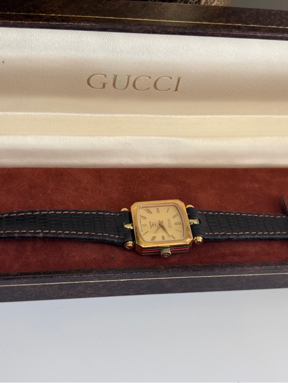 Vintage Gucci Black Leather Strap Women’s Watch
